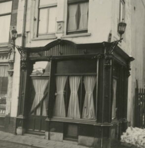 Het café rond 1954